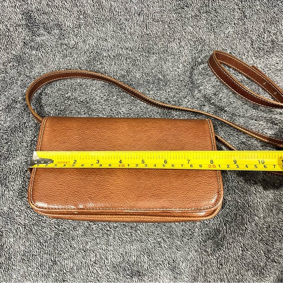 Liz Claiborne Faux leather crossbody bag - Picture 10 of 12
